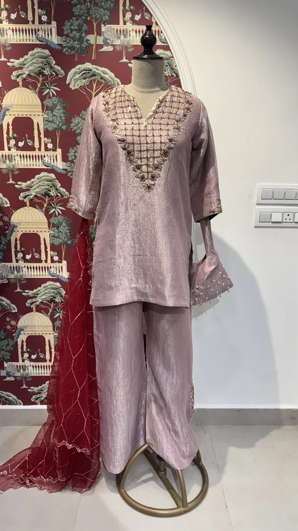 Lilac_Crushed_Tissue_Embroidered_Kurta_Set_For_Women
