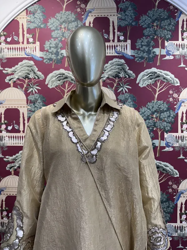 Gold_Crushed_Tissue_Straight_Kurta_For_Women