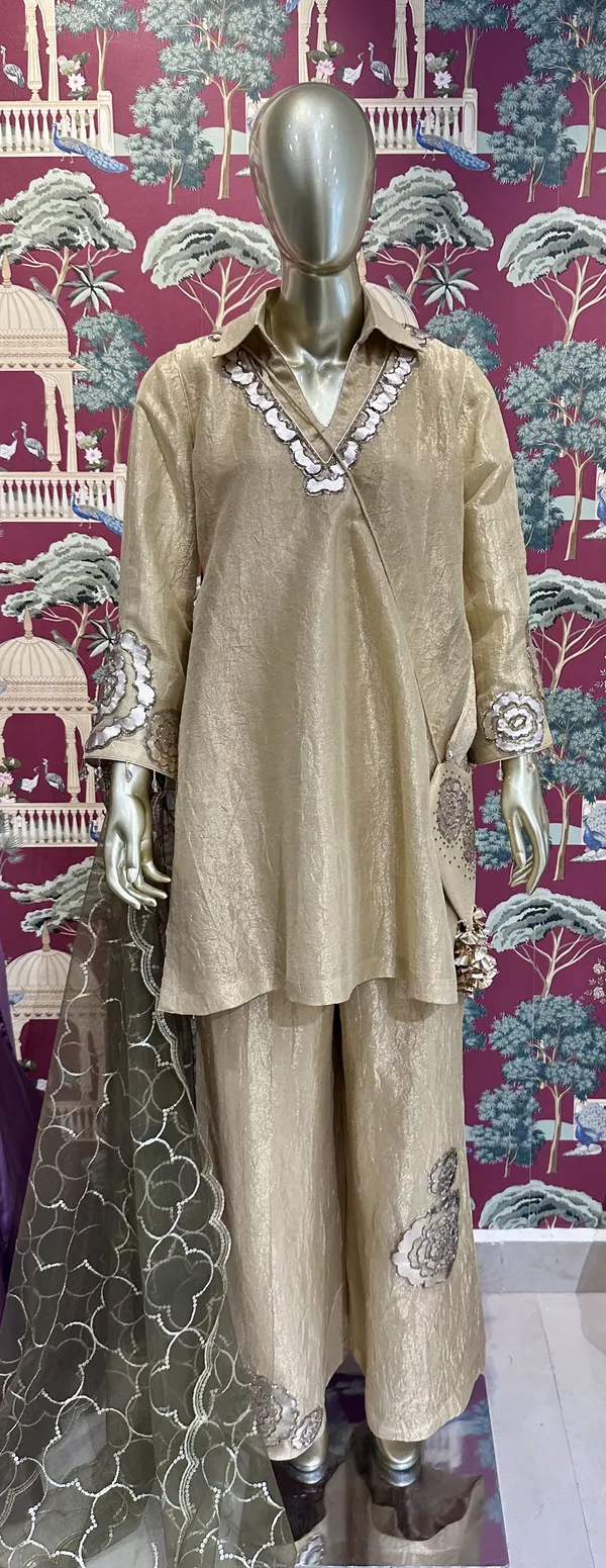 Gold_Crushed_Tissue_Straight_Kurta_For_Women