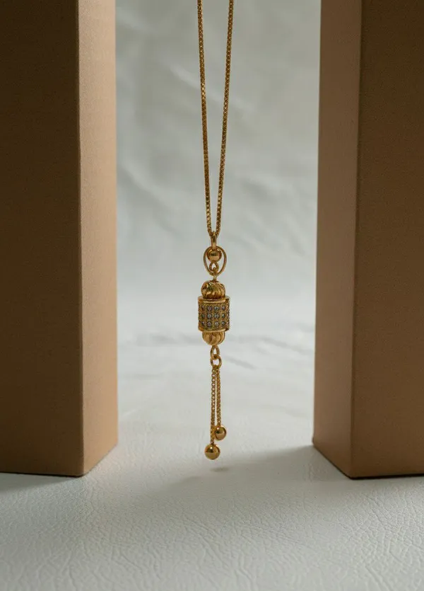 Gold-Tone_Ornate_Pendant_Necklace_for_Women