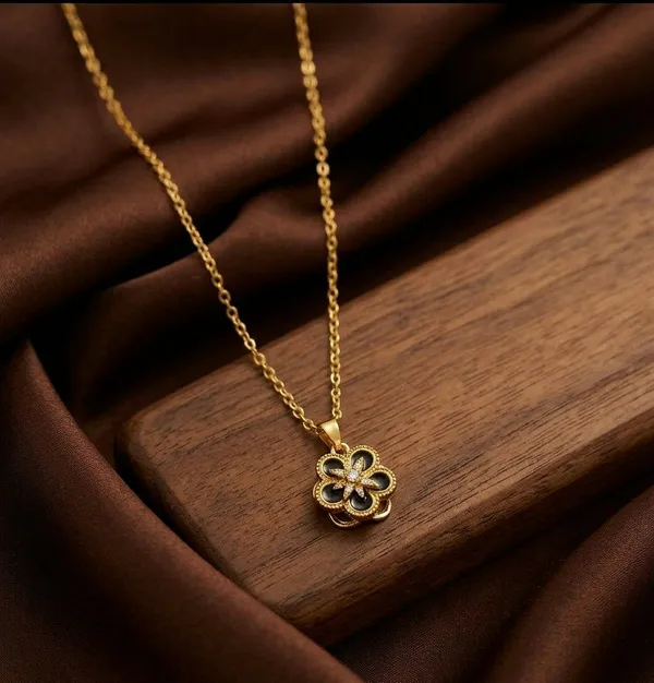 Gold-Tone_Floral_Pendant_Necklace_for_Women
