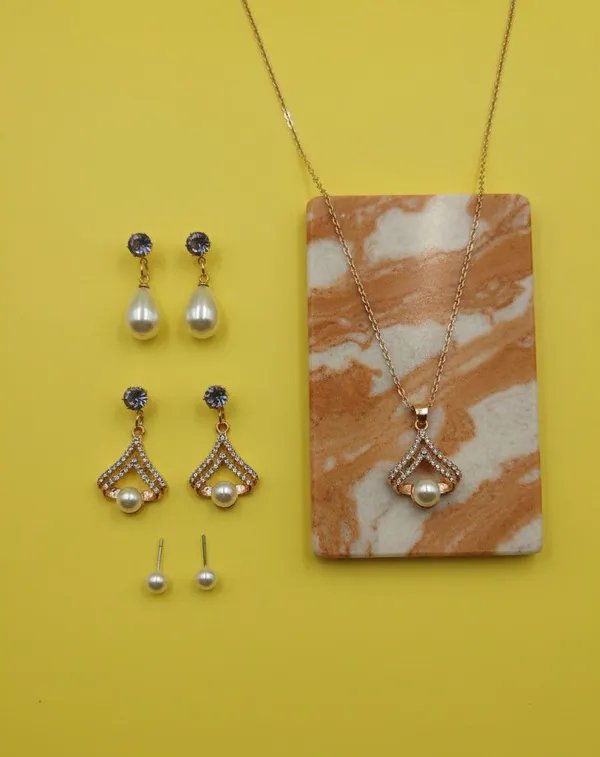 Rose_Gold_Pearl_Pendant_And_Earrings_Set_for_Women