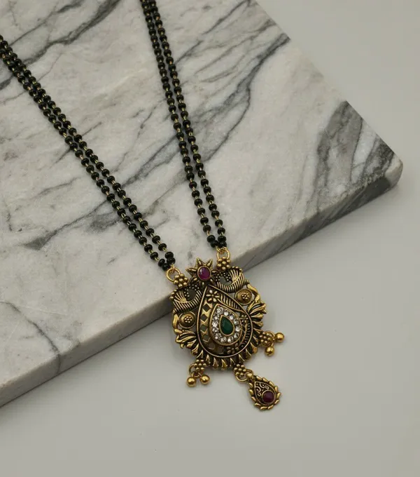 Black_Beaded_Traditional_Mangalsutra_Necklace_for_Women