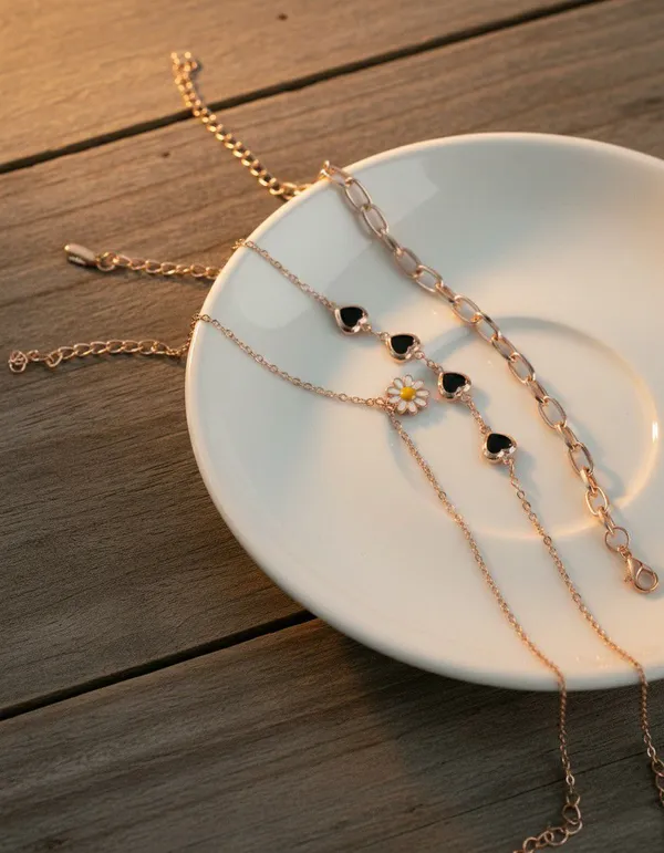 Rose_Gold_Layered_Heart_And_Daisy_Necklace_Set