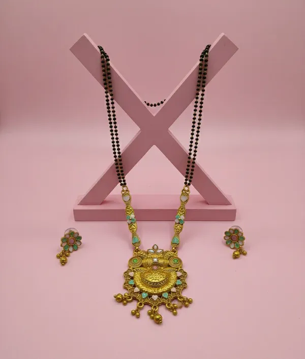 Gold_Tone_Green_Stone_Pendant_Necklace_Set_for_Women