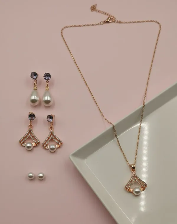 Rose_Gold_Pearl_Pendant_And_Earrings_Set_for_Women