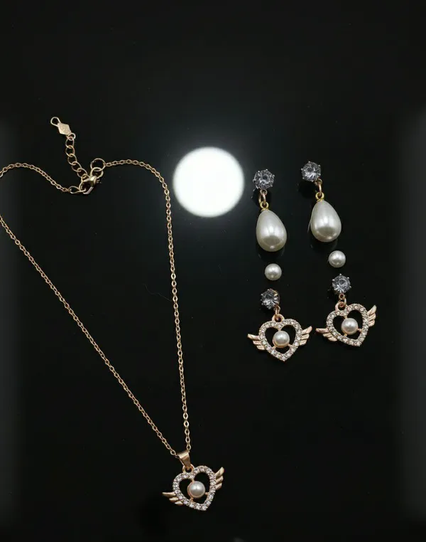 Gold_Tone_Pearl_Heart_Necklace_And_Earrings_Set