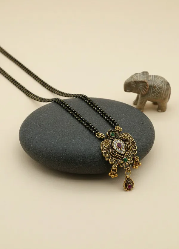 Black_Beaded_Traditional_Mangalsutra_Necklace_for_Women