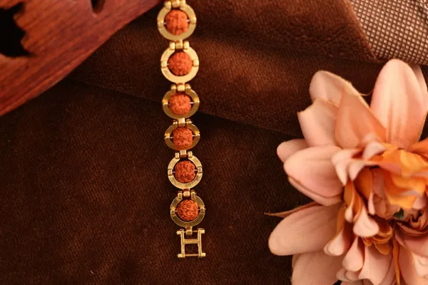 Rudraksha_Bead_Gold_Tone_Link_Bracelet