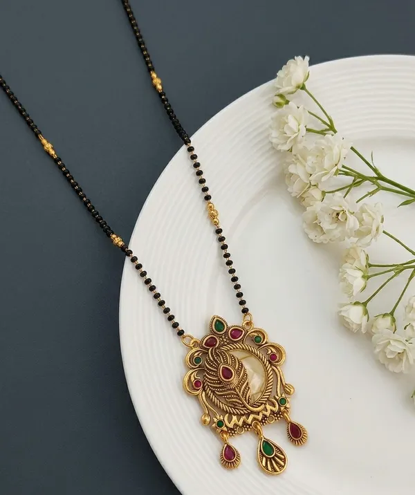 Black_Beaded_Traditional_Mangalsutra_Necklace_for_Women