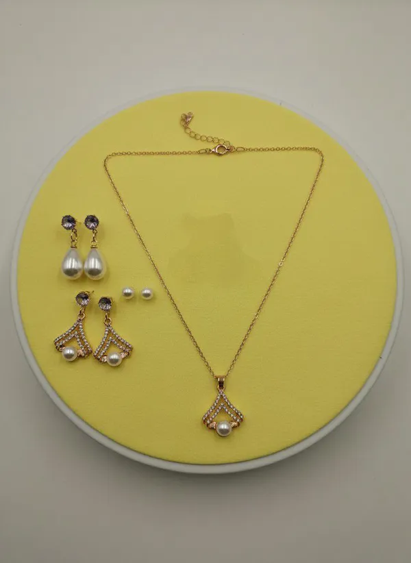 Rose_Gold_Pearl_Pendant_And_Earrings_Set_for_Women