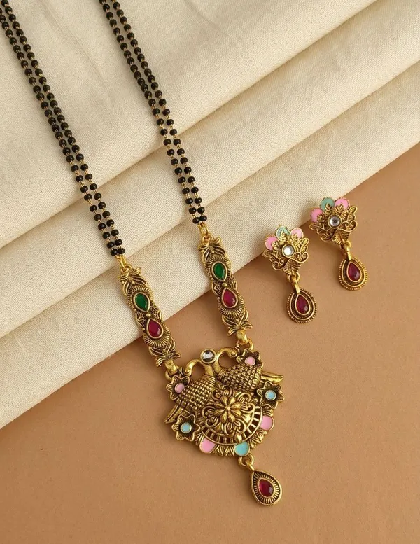 Gold_Tone_Traditional_Mangalsutra_Jewellery_Set_for_Women