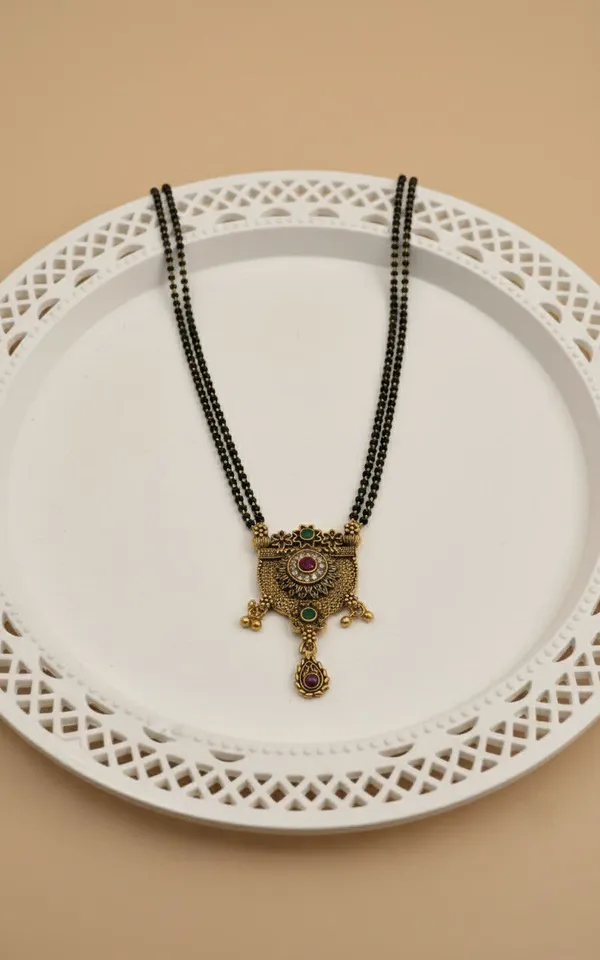 Black_Bead_Traditional_Mangalsutra_Necklace_for_Women