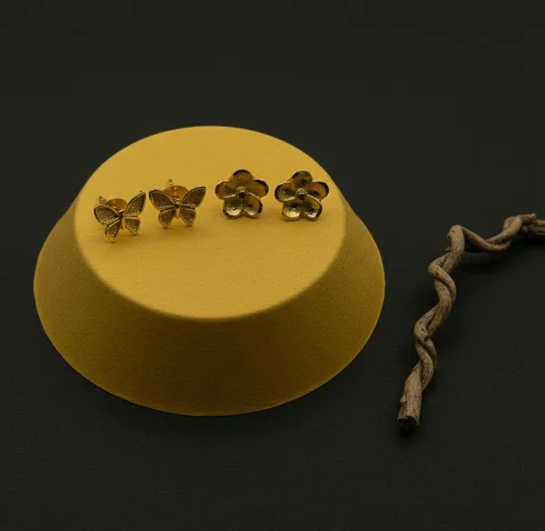 Gold_Tone_Butterfly_And_Flower_Stud_Earrings_for_Women