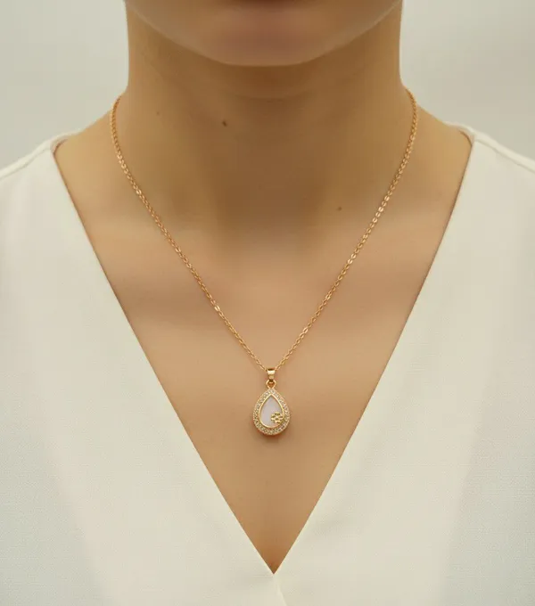 Gold_Tone_Teardrop_Pendant_Necklace_for_Women