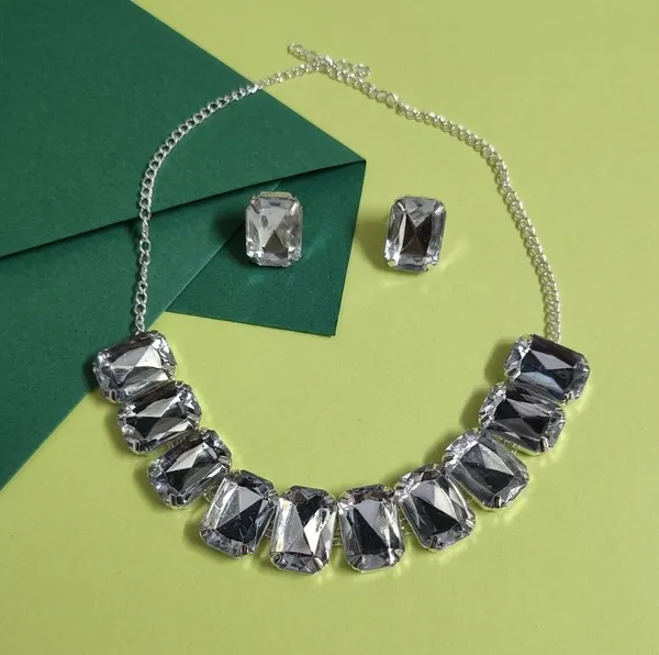 Silver_Crystal_Necklace_Set_for_Women