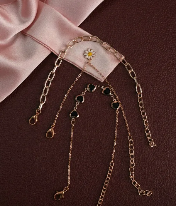 Rose_Gold_Layered_Heart_And_Daisy_Necklace_Set
