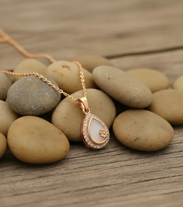 Gold_Tone_Teardrop_Pendant_Necklace_for_Women