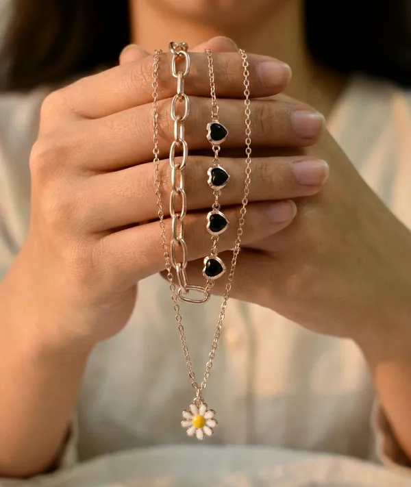 Rose_Gold_Layered_Heart_And_Daisy_Necklace_Set