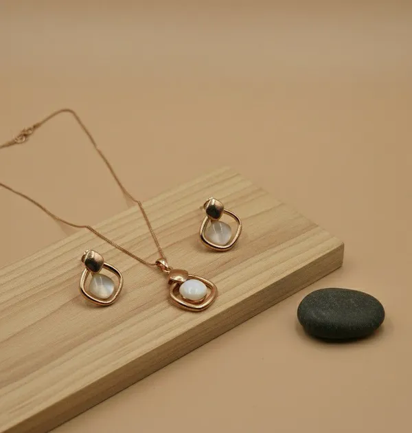 Gold_Tone_Stone_Necklace_And_Earrings_Set_For_Women