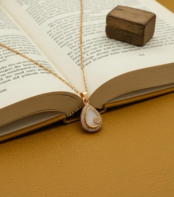 Gold_Tone_Teardrop_Pendant_Necklace_for_Women