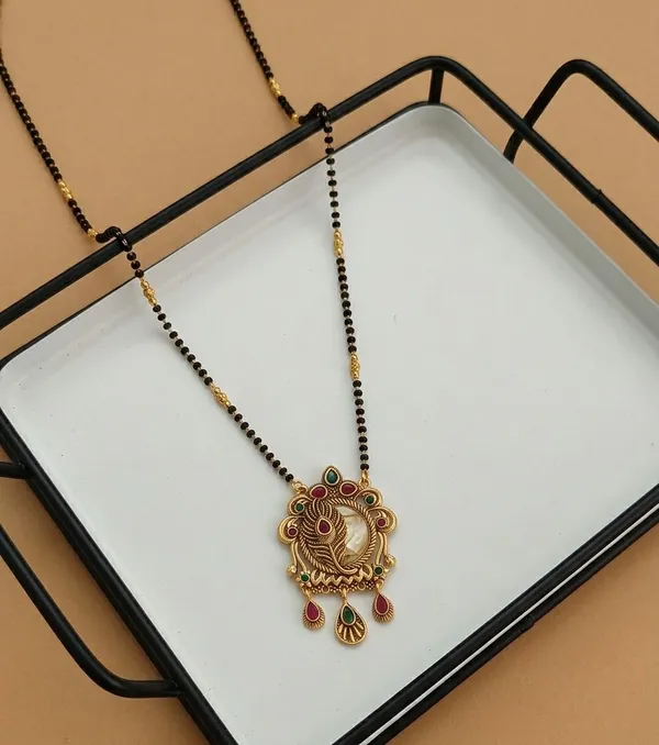 Black_Beaded_Traditional_Mangalsutra_Necklace_for_Women