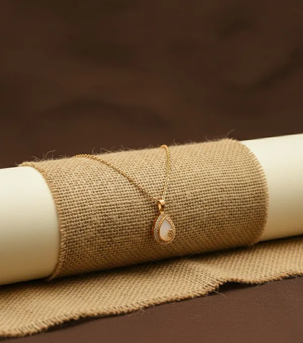 Gold_Tone_Teardrop_Pendant_Necklace_for_Women