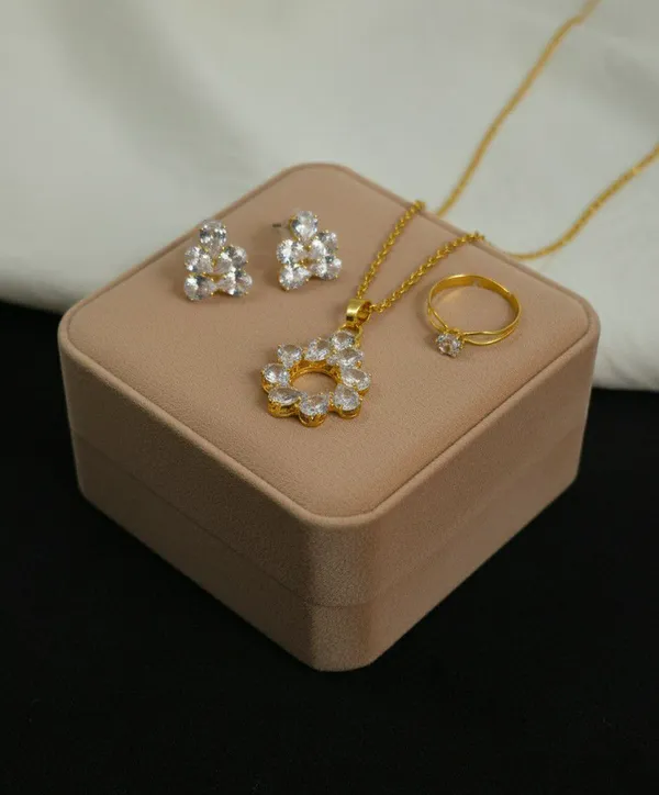 Gold-Tone_Crystal_Floral_Jewellery_Set_for_Women