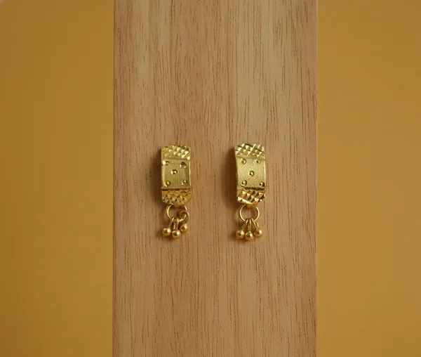 Gold_Tone_Traditional_Drop_Earrings_for_Women