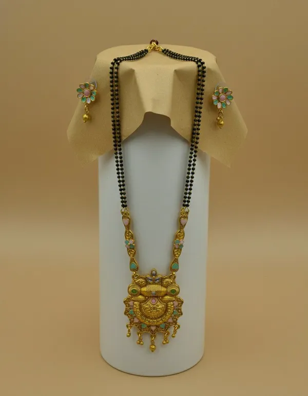 Gold_Tone_Green_Stone_Pendant_Necklace_Set_for_Women