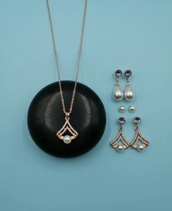 Rose_Gold_Pearl_Pendant_And_Earrings_Set_for_Women