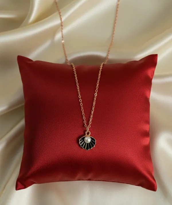Gold_Tone_Pearl_Shell_Pendant_Necklace_for_Women