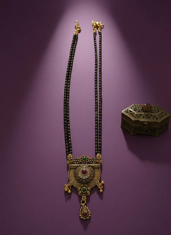 Black_Bead_Traditional_Mangalsutra_Necklace_for_Women