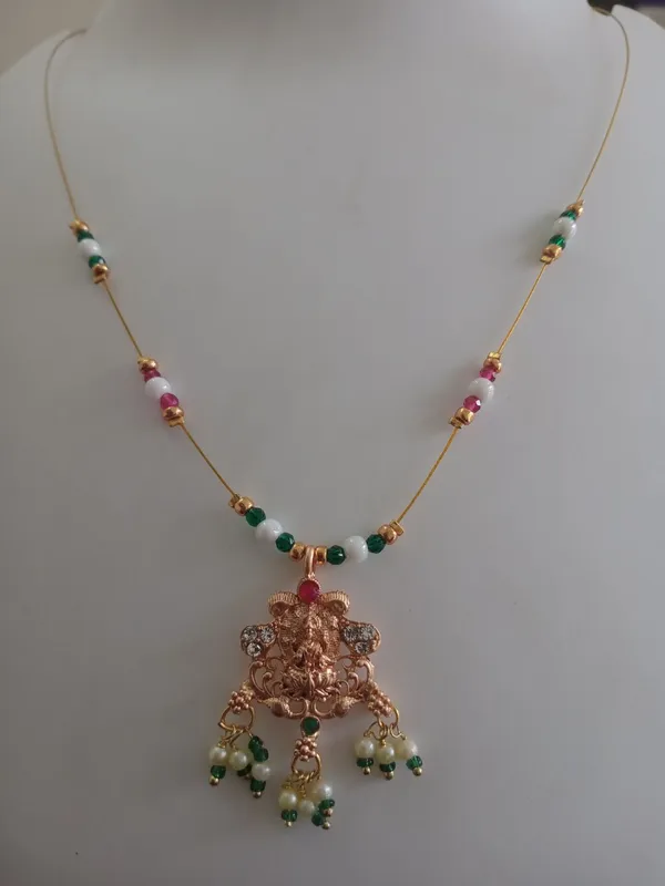 Gold_Tone_Beaded_Ganesha_Pendant_Necklace_For_Women