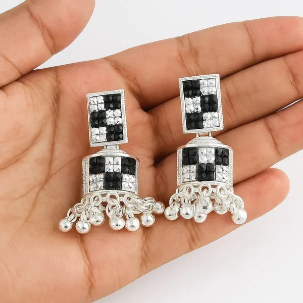 Silver_Black_And_White_Beaded_Drop_Earrings_for_Women