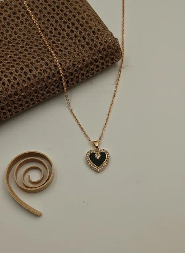 Gold_Tone_Heart_Pendant_Necklace_for_Women
