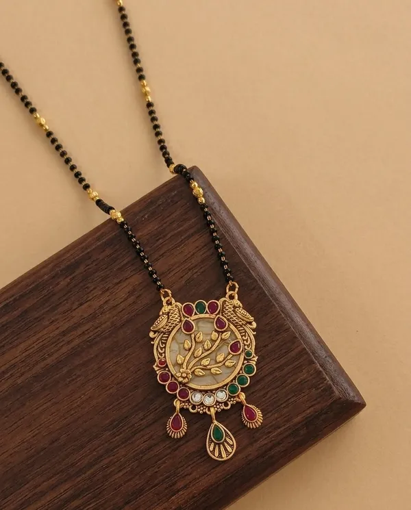 Gold_Tone_Kundan_Mangalsutra_Necklace_For_Women