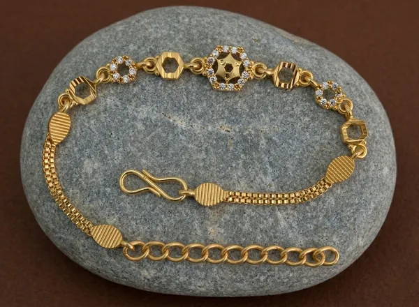 Gold-Tone_Crystal_Link_Bracelet_for_Women