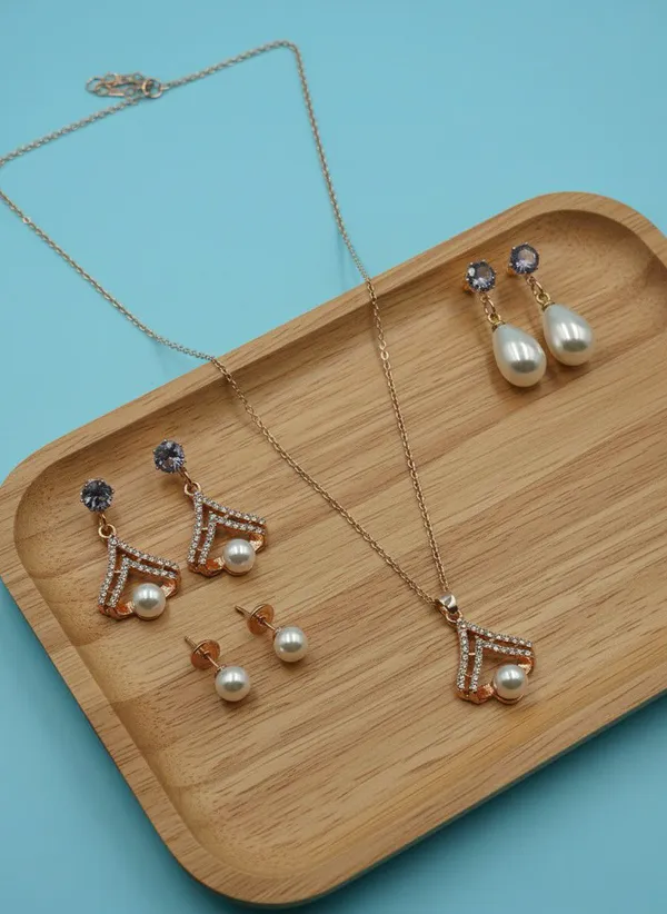 Rose_Gold_Pearl_Pendant_And_Earrings_Set_for_Women