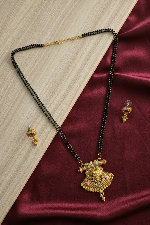 Black_Beaded_Traditional_Mangalsutra_Set_for_Women