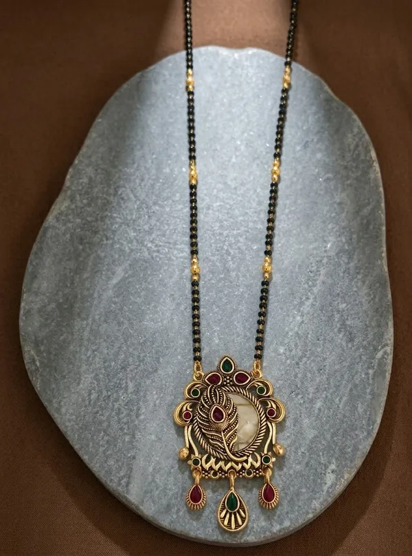 Black_Beaded_Traditional_Mangalsutra_Necklace_for_Women