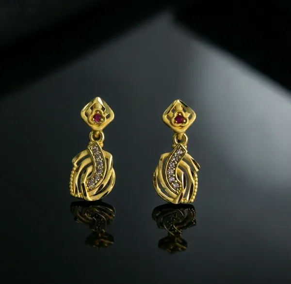 Gold_Tone_Stone_Studded_Drop_Earrings_For_Women