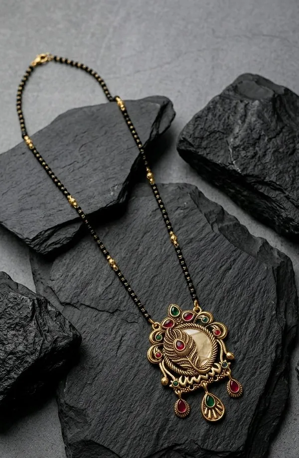 Black_Beaded_Traditional_Mangalsutra_Necklace_for_Women