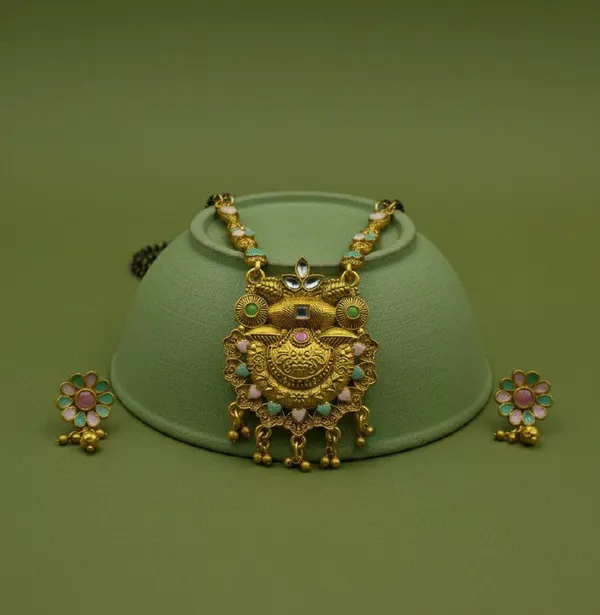 Gold_Tone_Green_Stone_Pendant_Necklace_Set_for_Women