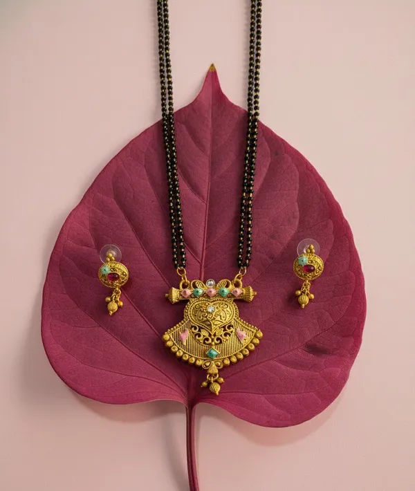Black_Beaded_Traditional_Mangalsutra_Set_for_Women