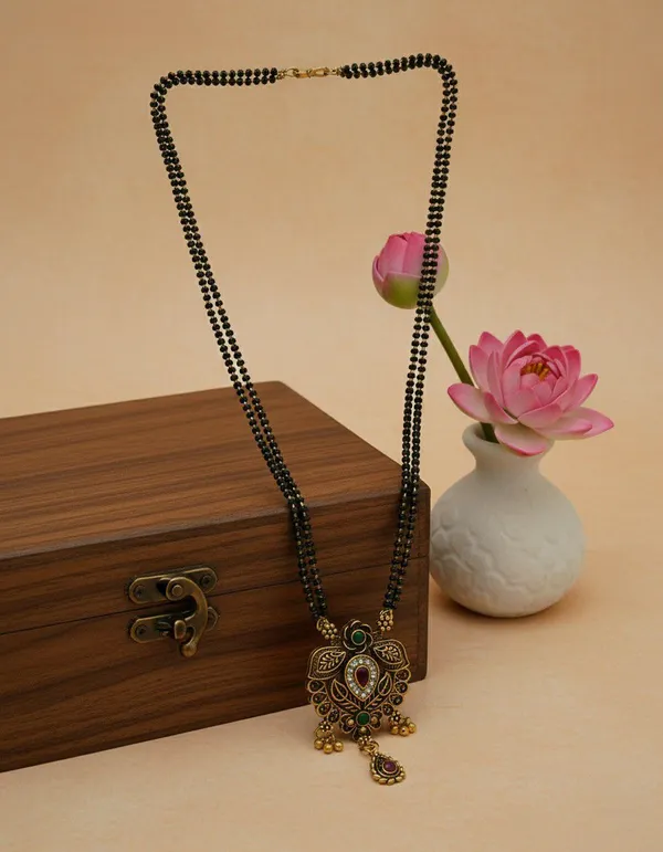 Black_Beaded_Traditional_Mangalsutra_Necklace_for_Women