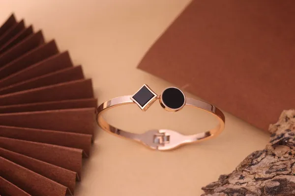 Rose_Gold_Geometric_Cuff_Bracelet_for_Women
