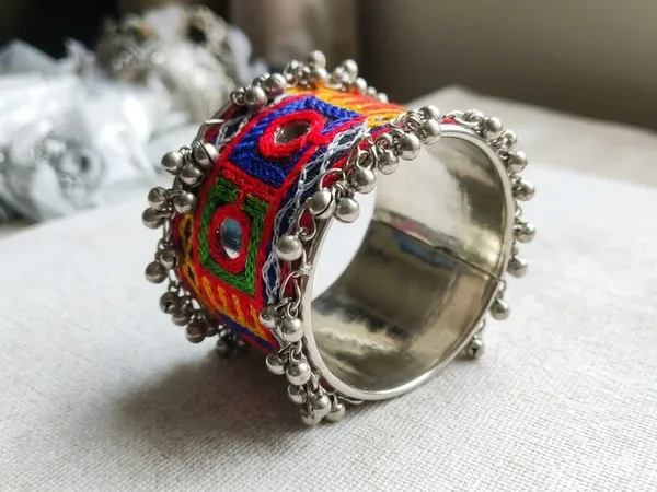 Multicolor_Embroidered_Bell_Bangle_For_Women
