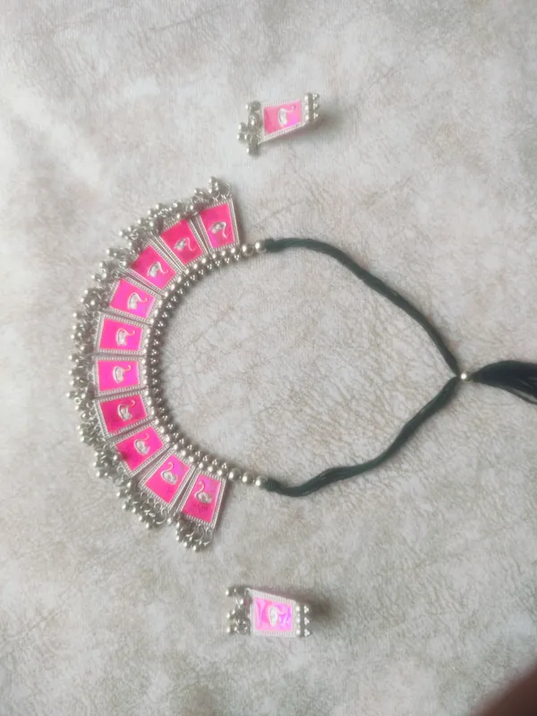 Pink_Metal_Thread_Cord_Traditional_Necklace_For_Women