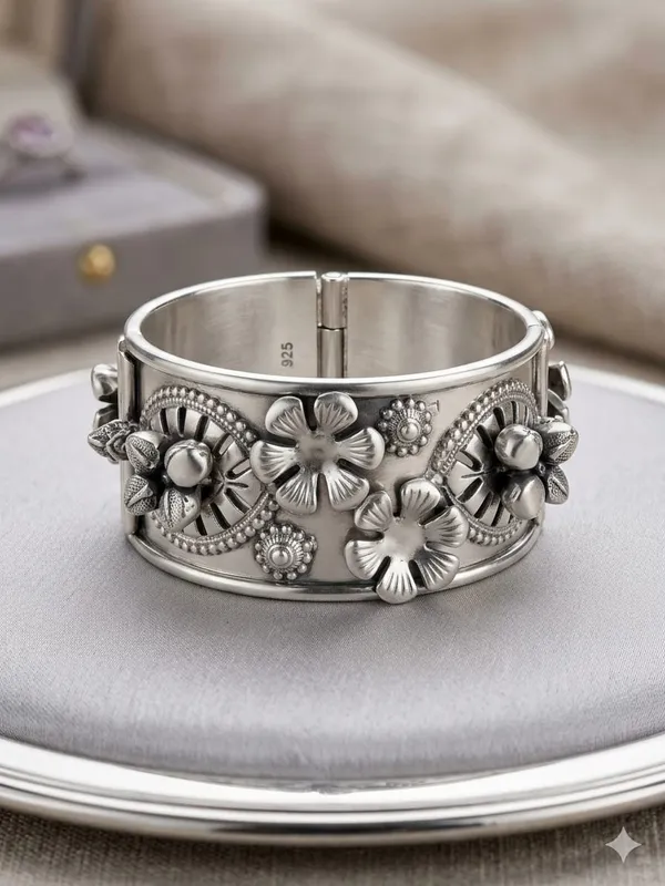 Silver_Stainless_Steel_Bracelet_For_Women